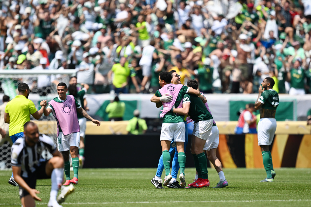 世界足球对决中的技术博弈和团队合作