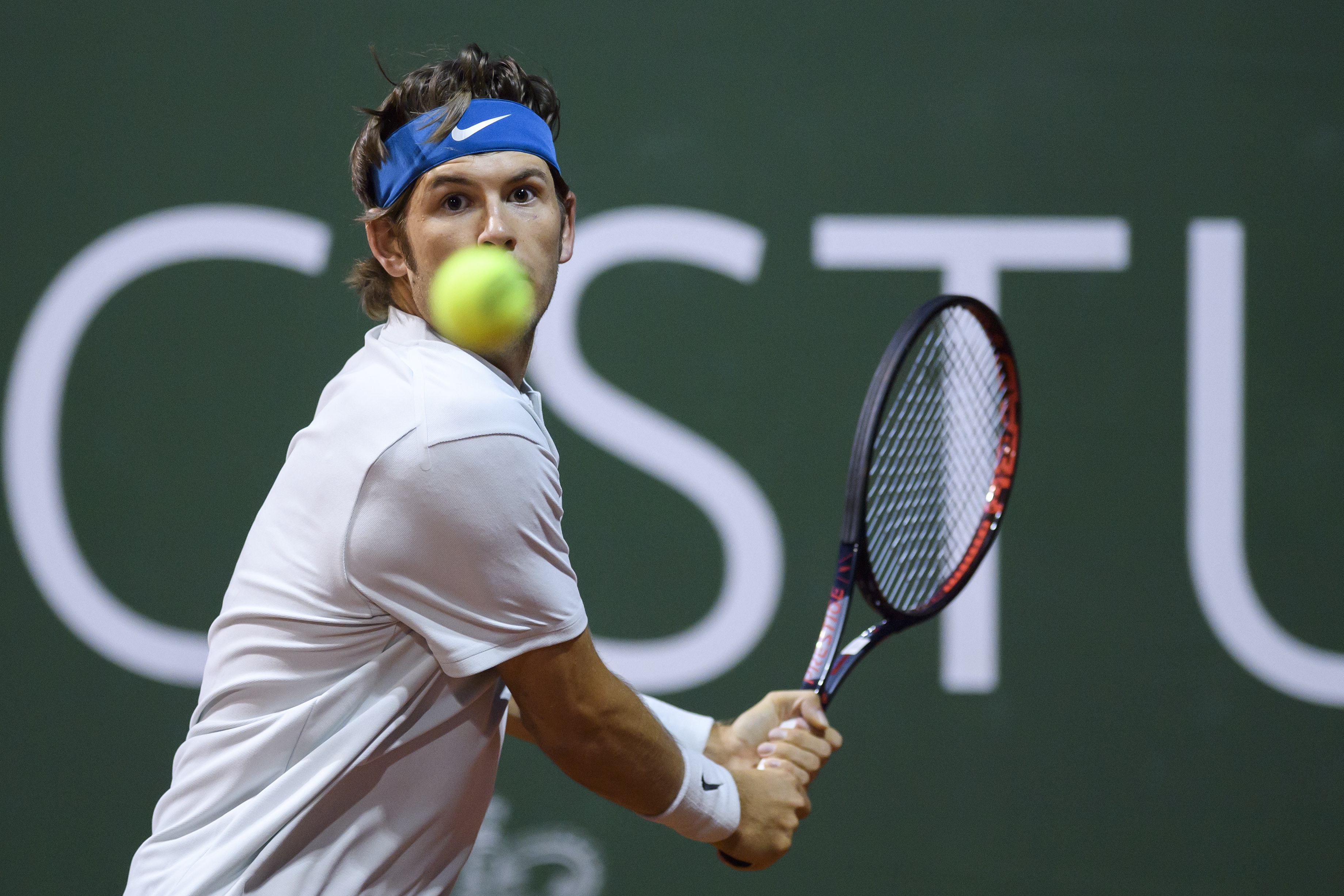 包含德国网球队横扫澳大利亚网球队，瓦林卡绝境逆转的词条