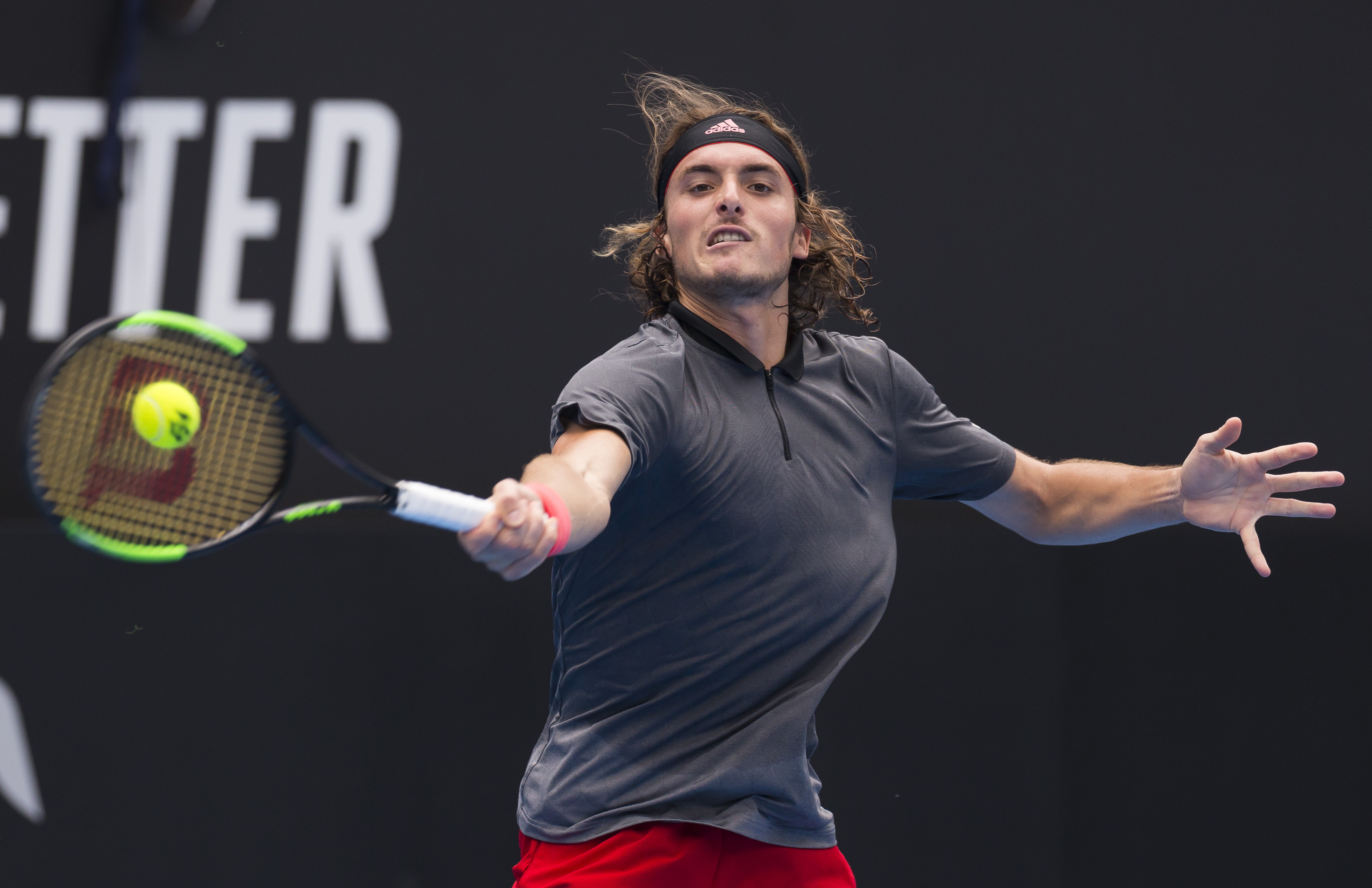 关于美国网球队逆转西班牙网球队,西西帕斯惊艳世界的信息 关于美国网球队逆转西班牙网球队,西西帕斯惊艳世界的信息