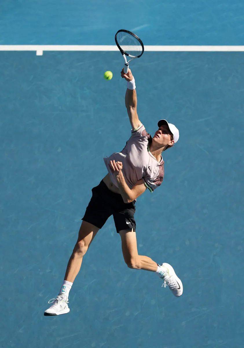 澳大利亚网球队碾压日本网球队，费德勒绝境逆转的简单介绍