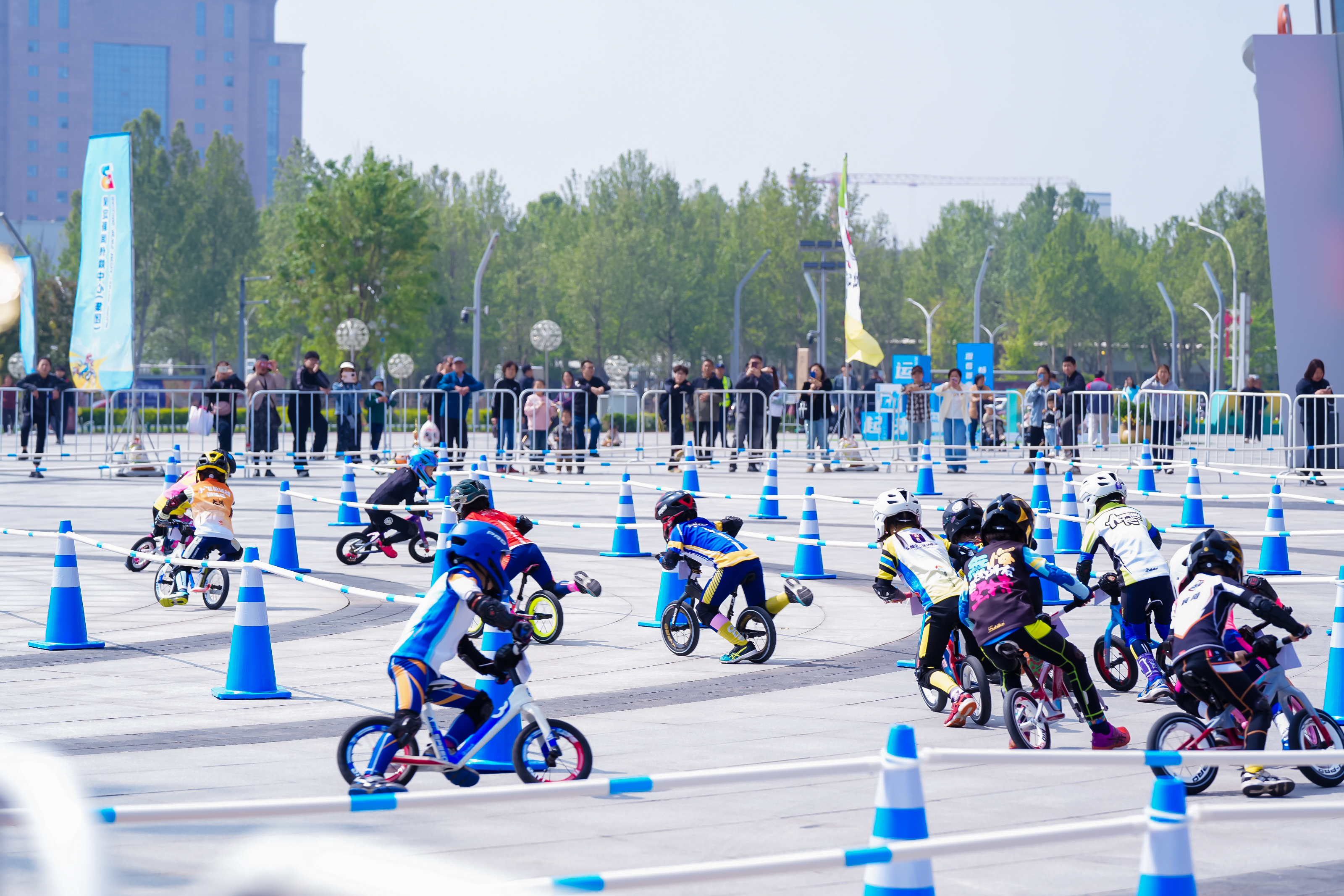 关于精英赛场展现独特风采，争夺桂冠至关重要！的信息