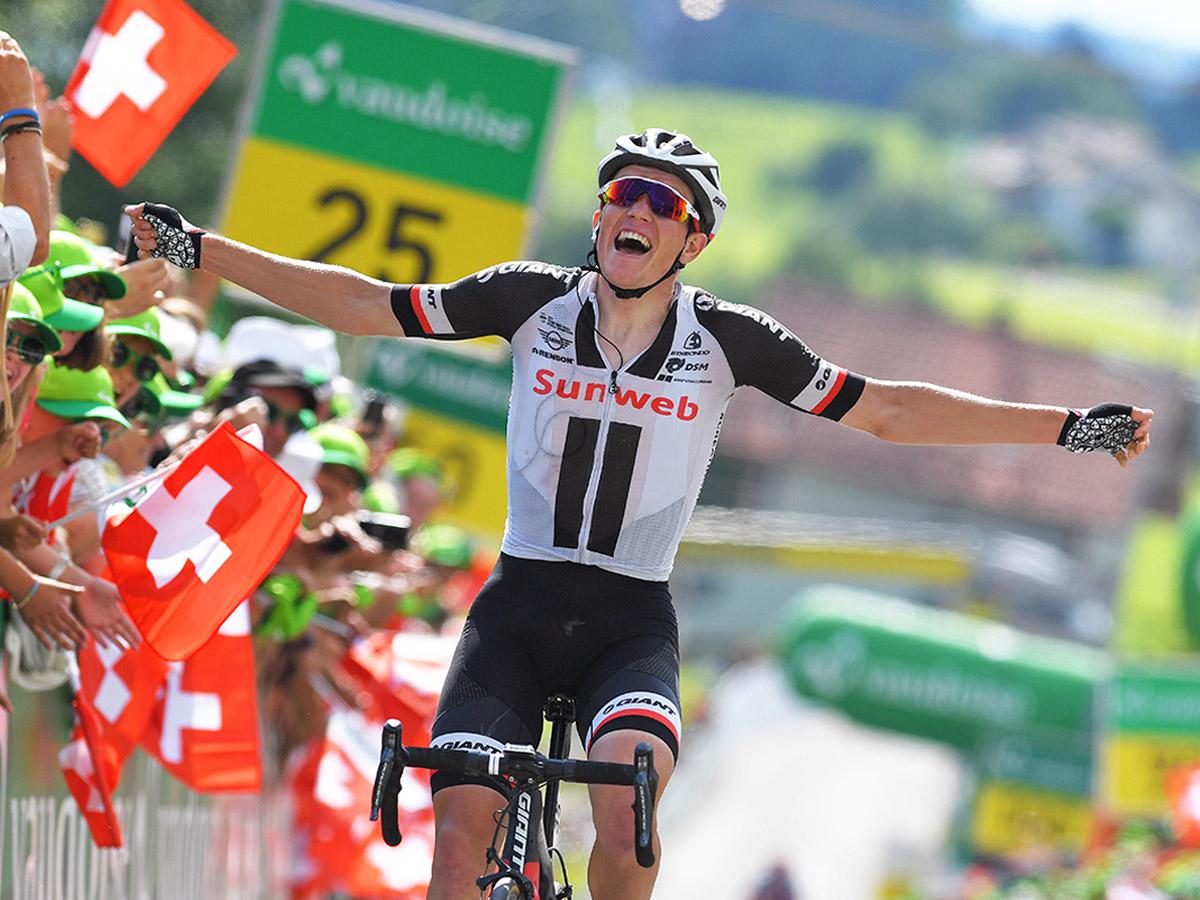 热门球队千钧一发之际，逆风翻盘夺胜