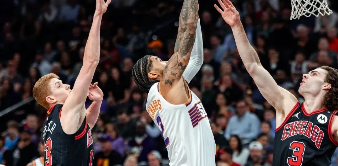 太阳惊险获胜！布克绝杀带领球队逆转胜利