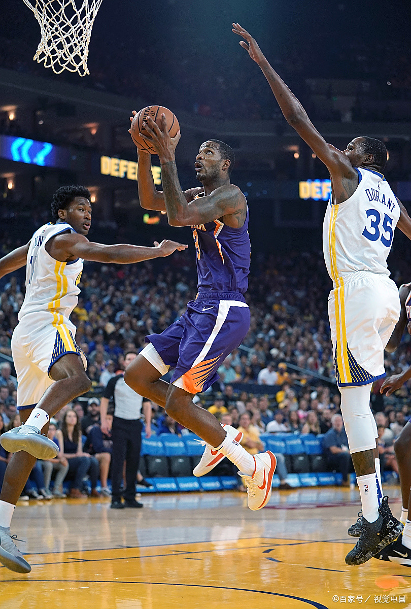 太阳惊险获胜！布克绝杀带领球队逆转胜利