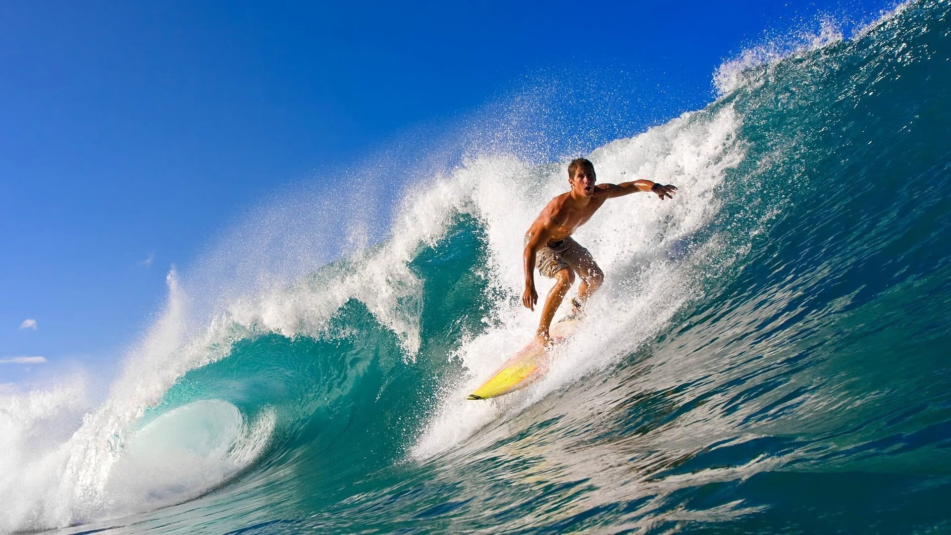 迈凯伦翻盘阿斯顿马丁，佩雷兹状态火热，F1赛季中段格局突变